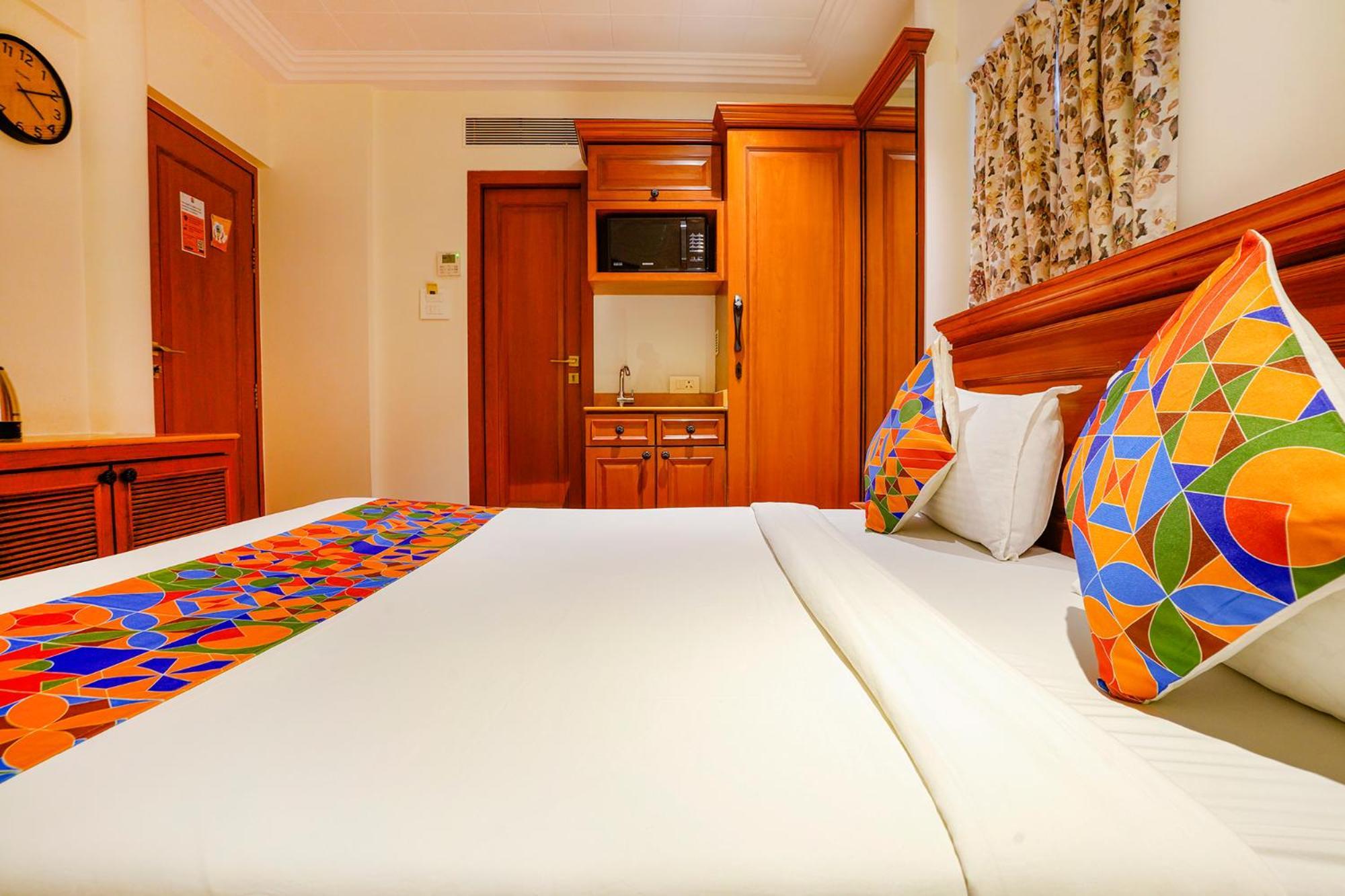 Hotel Fabhotel Corporate Vakola 3*